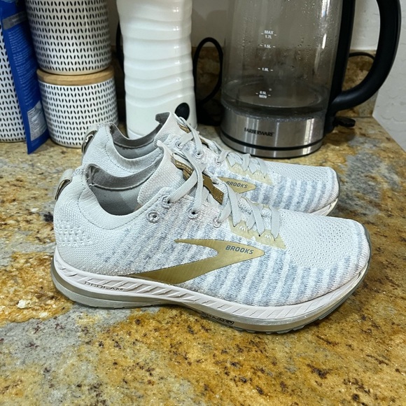 Brooks Shoes - Brooks bedlam 2 size 7